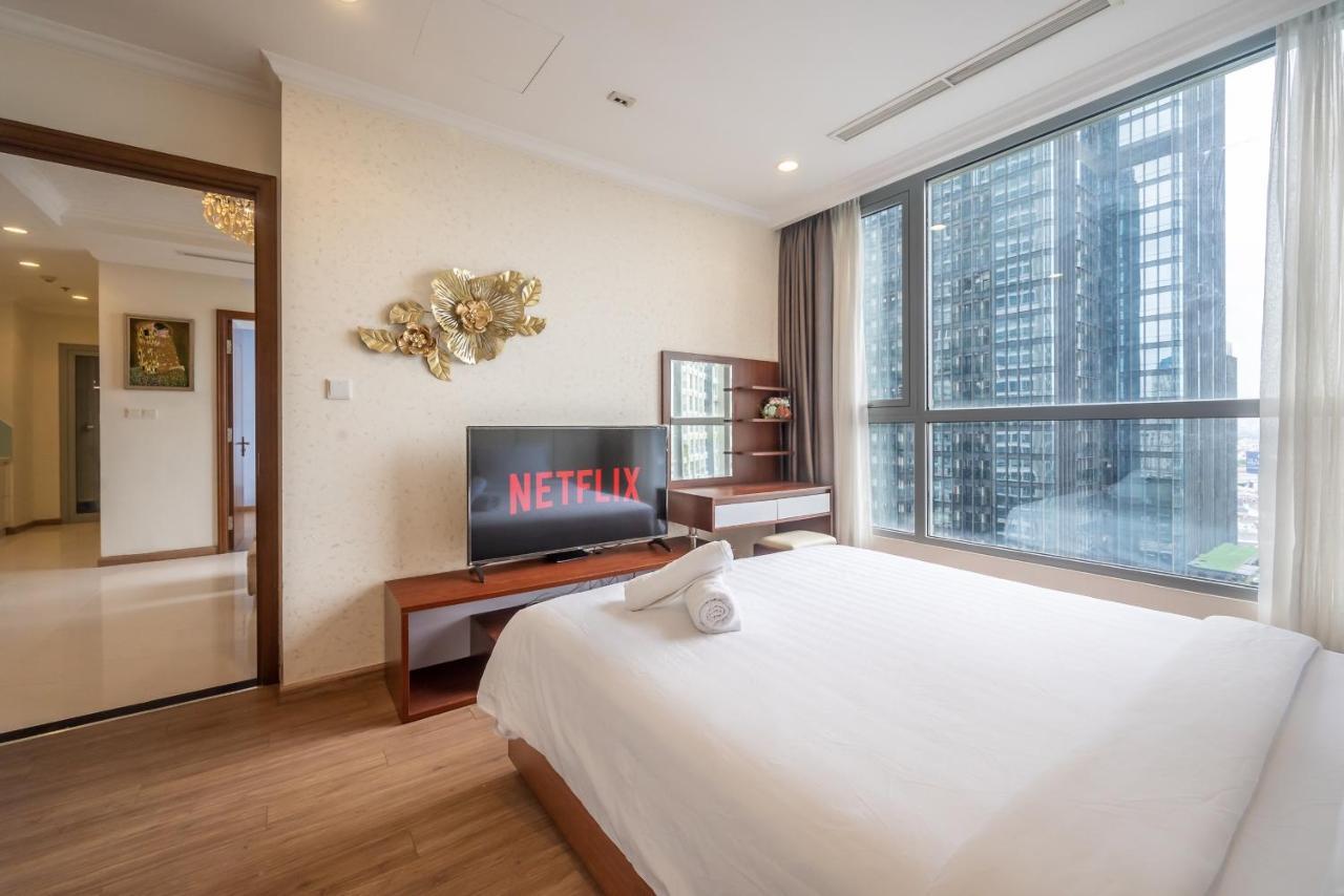 Апартаменты Landmark Plus Central Park Vista Хошимин Экстерьер фото